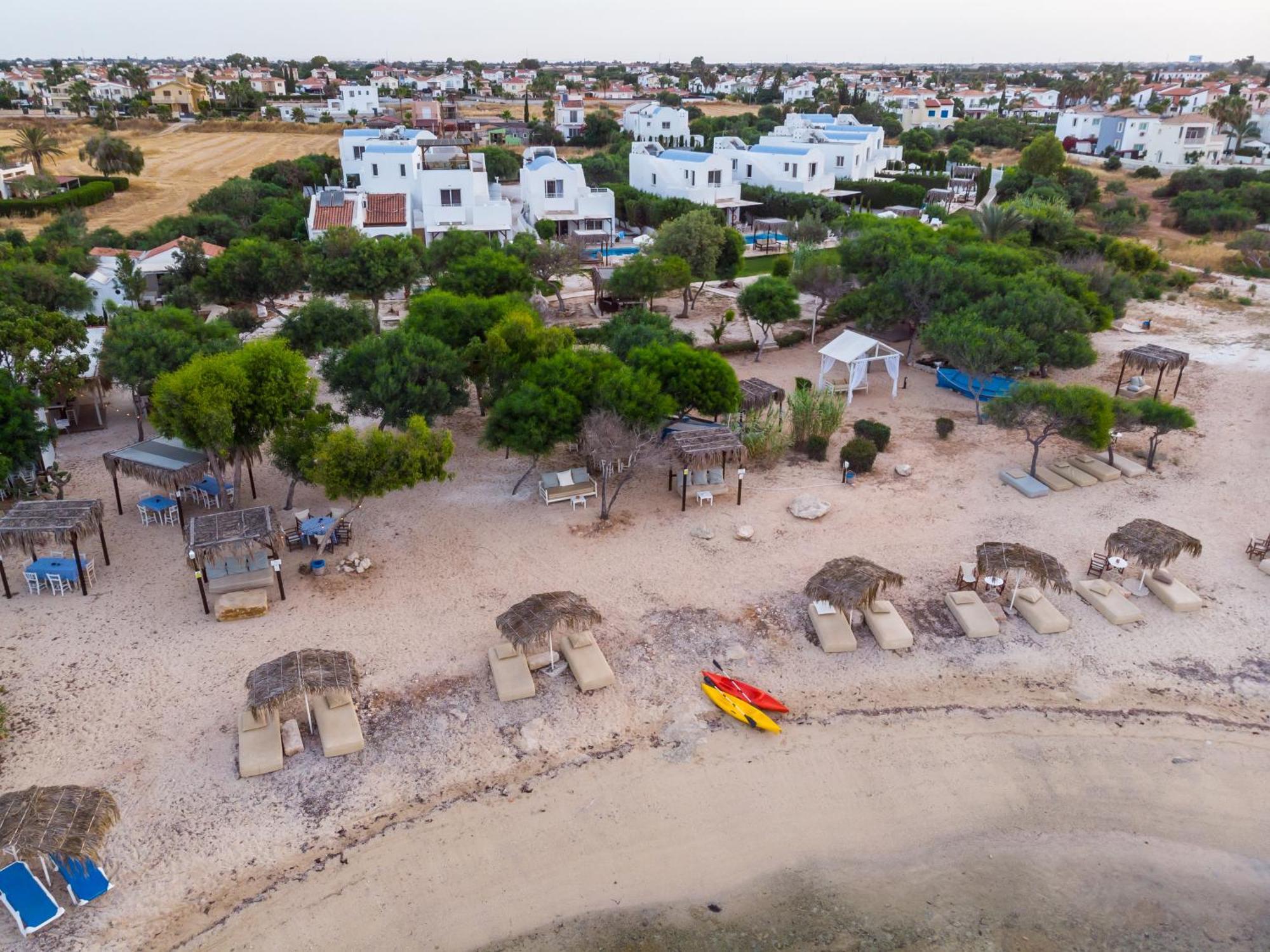 וילה Thalassines